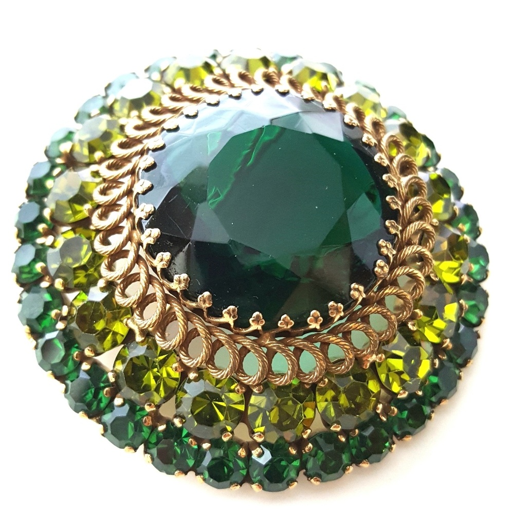 Vintage Signed WEISS Emerald Rhinestone Brooch Pin